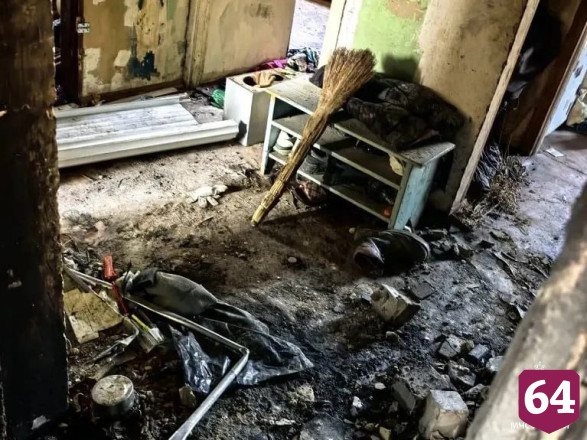 В Саратове из запертой горящей квартиры спасли троих мужчин
